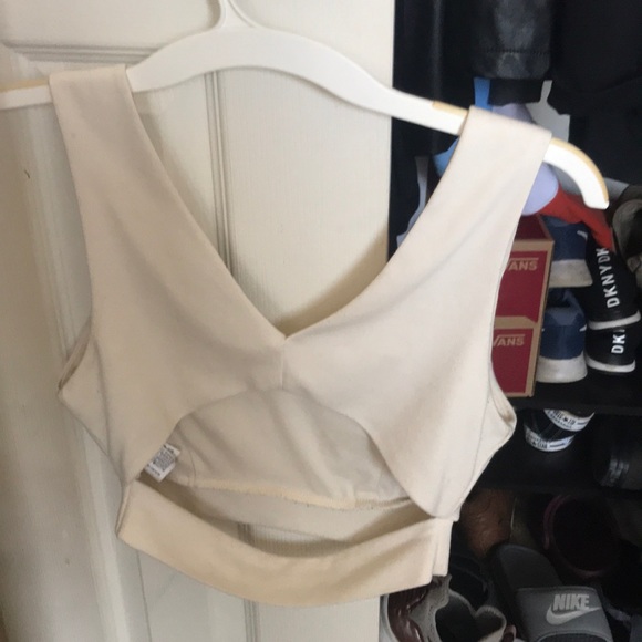 crop top creme tank - Picture 2 of 2